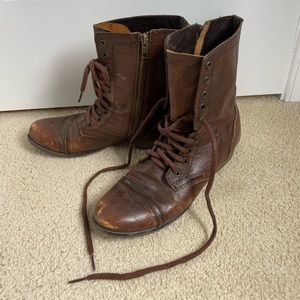 BROWN REAL LEATHER STEVE MADDEN COMBAT BOOTS